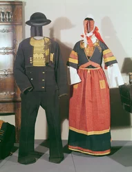 Two Mannequins Wearing Traditional Costumes for the Feast of Pont-l